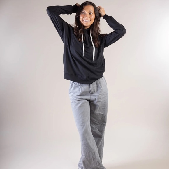 Feat Womens BlanketBlend Move Hoodie. - Picture 1 of 14